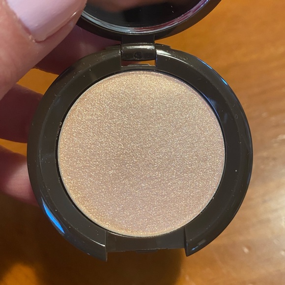 BECCA Put A Glow On It Kit - Picture 6 of 16